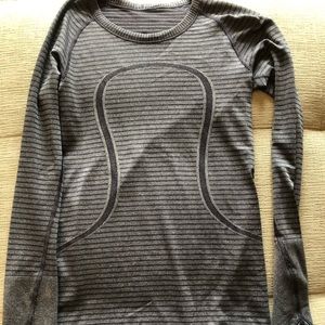 LULULEMON worn once so warm and stylish 💖